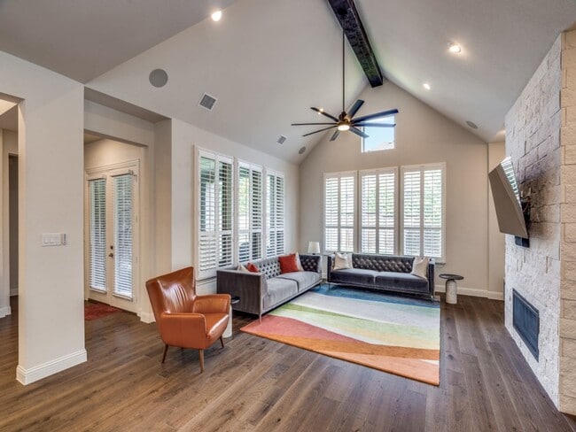 905 Asbury Dr
