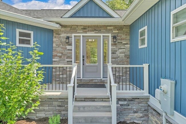 Photo - 3202 Mathews Ln