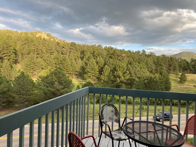 Photo - 1861 Raven Ave