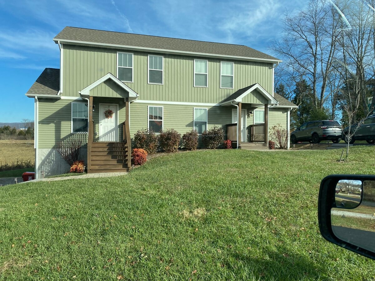 Photo - 1466 Sandy Cir