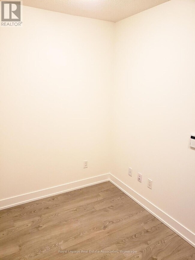 Photo - 9 Mabelle Ave Unité 2820