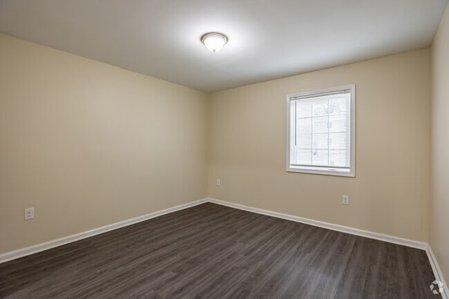 2BR, 1BA - 821SF