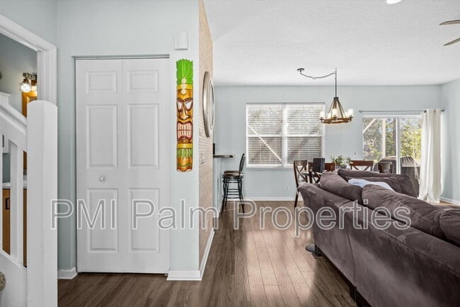 Photo - 272 Live Oak Ln