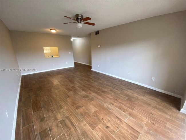 Photo - 2800 NW 56th Ave Unidad B304