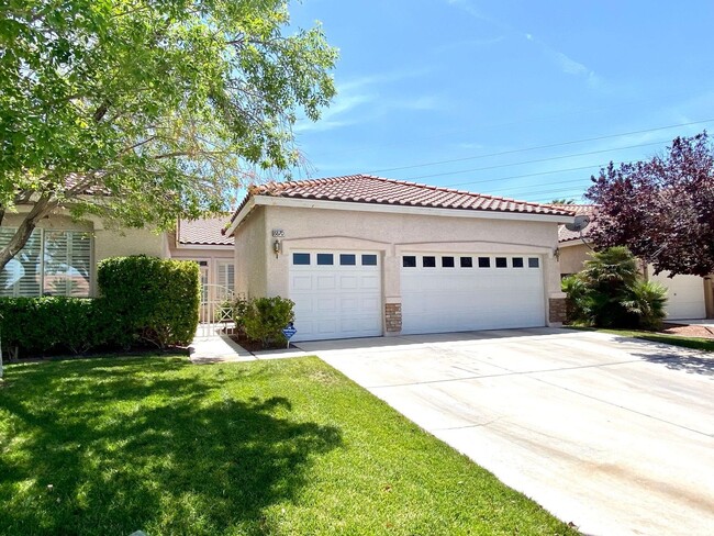 Photo - Furnished 4 Bedroom Pool Home - 6 month lease