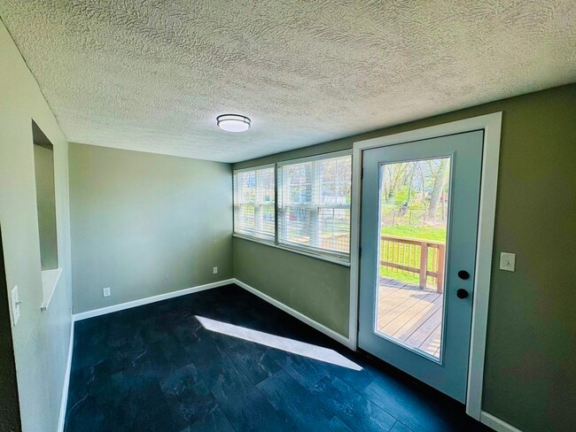 Photo - 1324 W Walnut St