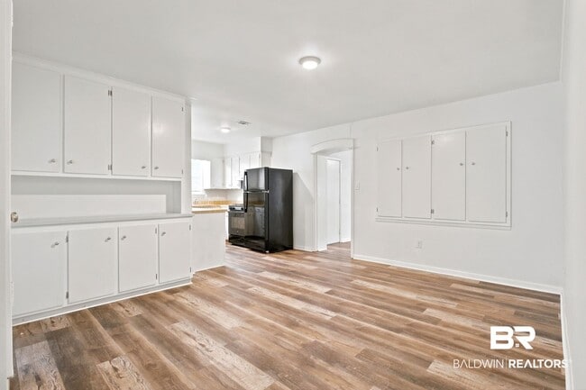 Photo - 509 Gayfer Ave