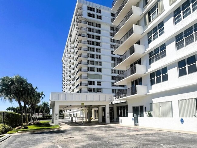 Building Photo - 2121 N Ocean Blvd Unit 609w