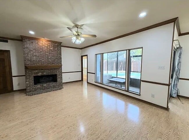4652 Portrait Ln
