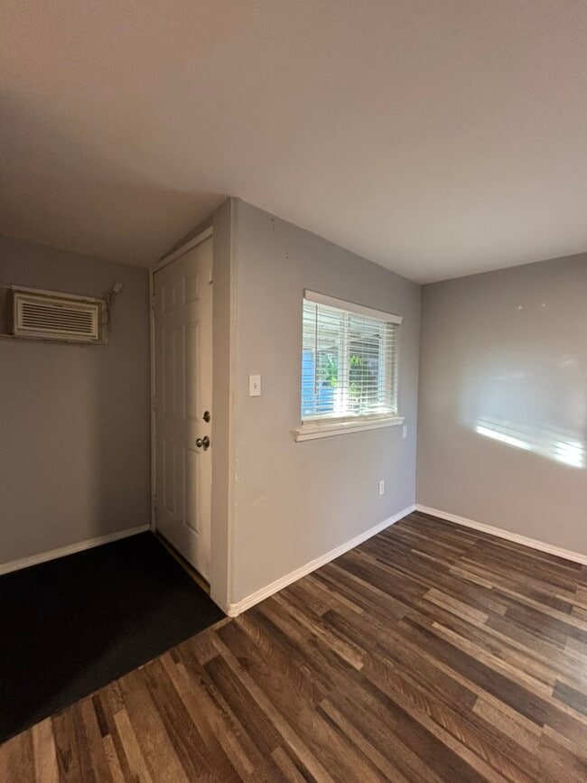 Photo - 302 Union St Unit #3