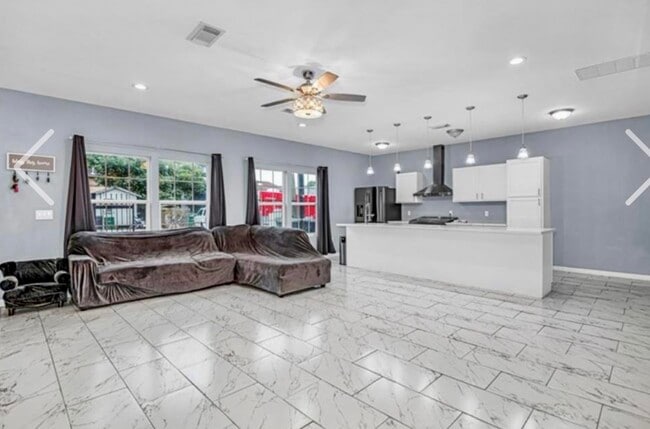 Photo - 301 Tabor St