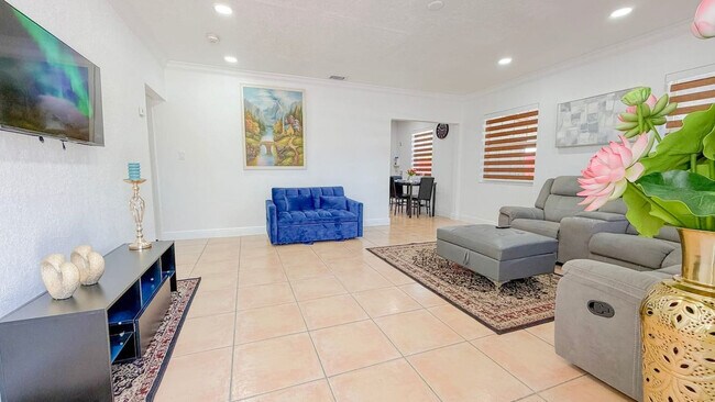 Photo - 340 Tamiami Canal Rd Unit ID1463287P