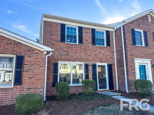 Photo - 2700 Thackery Rd