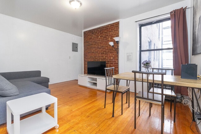 Building Photo - 306 E 96th St Rental