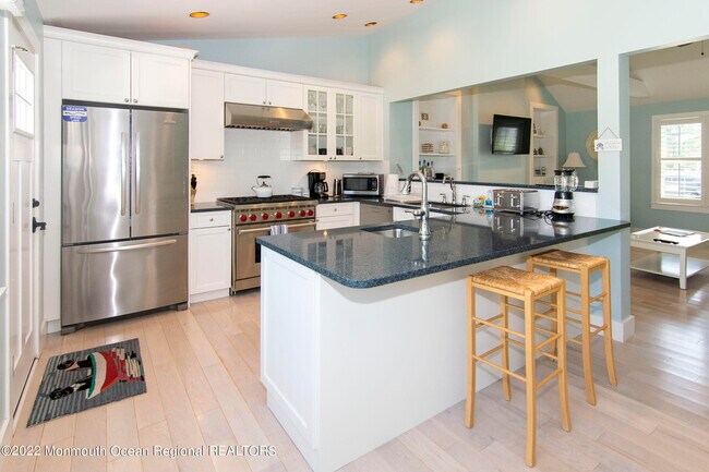 Photo - 568 Central Ave