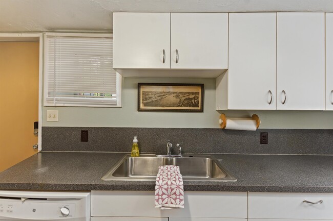 Photo - 1416 Chrisway Dr