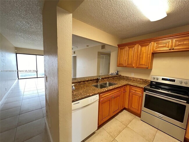 Photo - 1523 Lake Crystal Dr Unidad C Rental