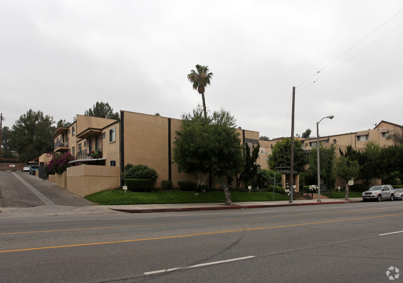 Photo - Encino Stardust Apartments