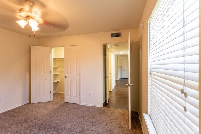 2HAB, 1BA - 858 ft²