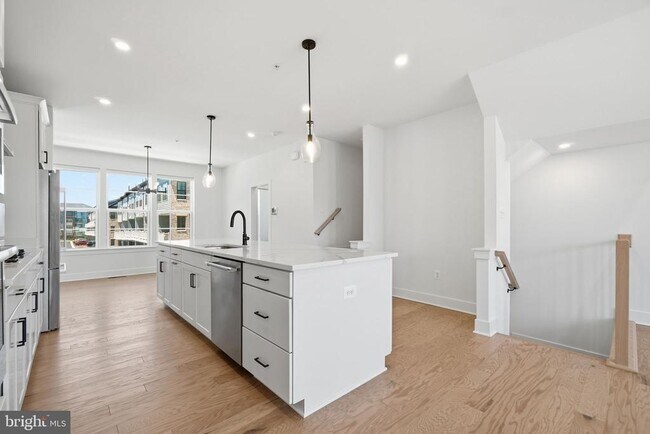 Photo - 10235 Dalmatian St