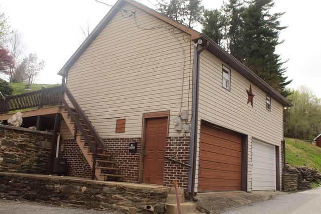 Building Photo - 10 Winter Ave, Glen Rock, PA 17327