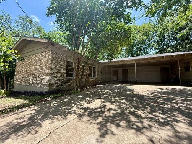 Photo - 603 E Oltorf St