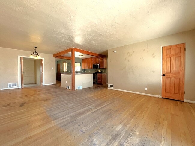 Photo - Splendid 4 Bedroom, 2 Bath Home Near Kirtland AFB! Available Now!