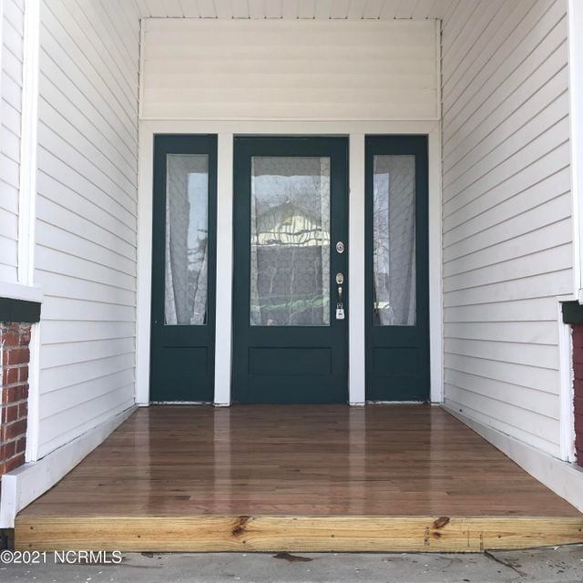 Photo - 605 SE 3rd St