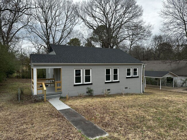 2 Bedroom Home with Spacious Backyard and ... - 2 Bedroom Home with Spacious Backyard and ...