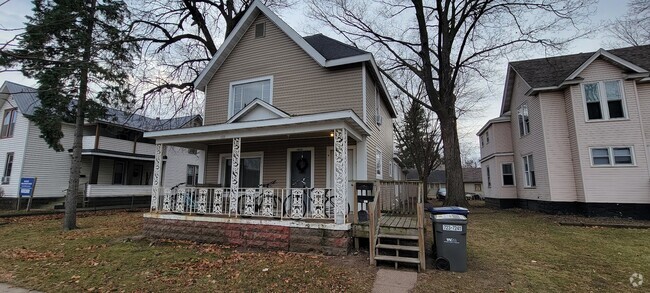 Building Photo - 1026 Oxford Ave Unit 1.5 Rental