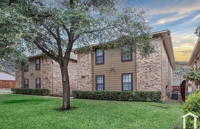 Building Photo - 3432 W 4th St Unit 4