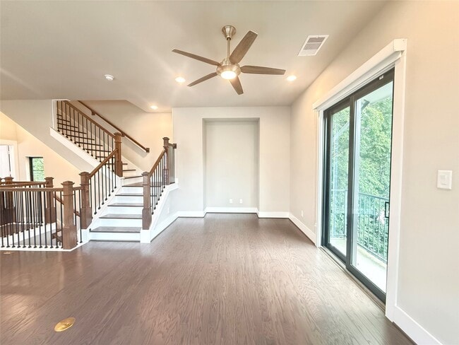 Photo - 1220 W 25th St