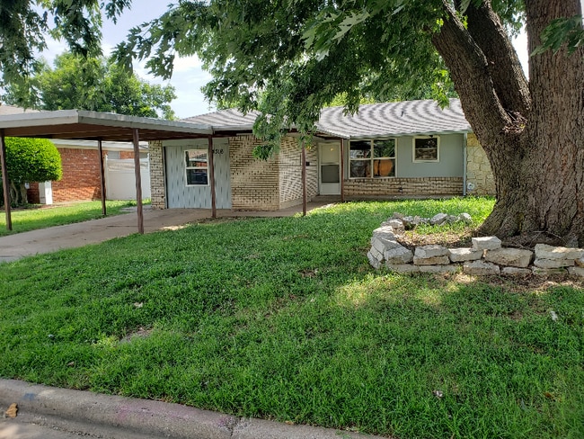 Building Photo - 4316 S Wofford Ave