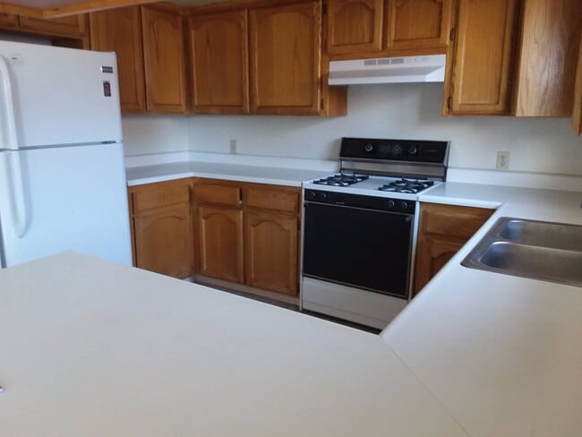 Photo - 2356-2356 Bushnell St Unidad 2320