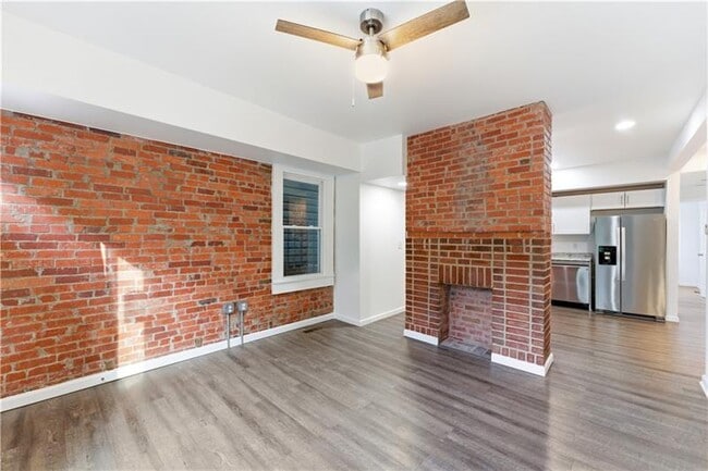Photo - 119 E Jefferson St