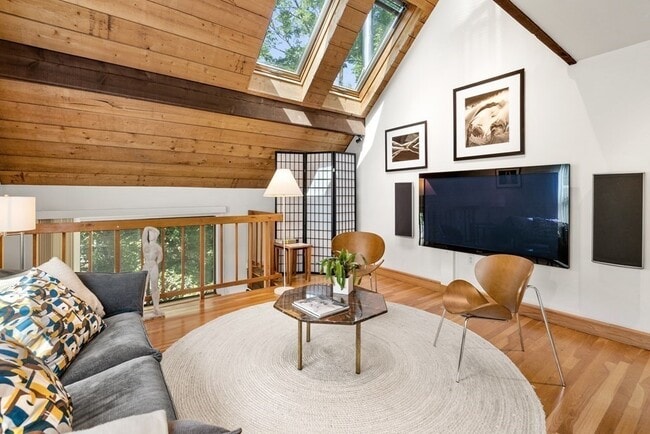 Photo - 111 Chilton St