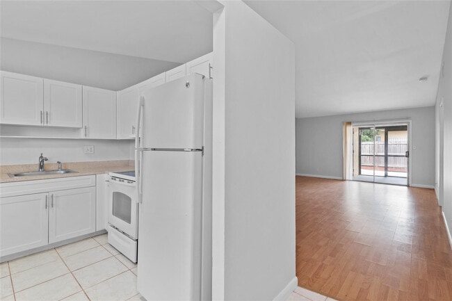 Photo - 4325 NW 5th Ave