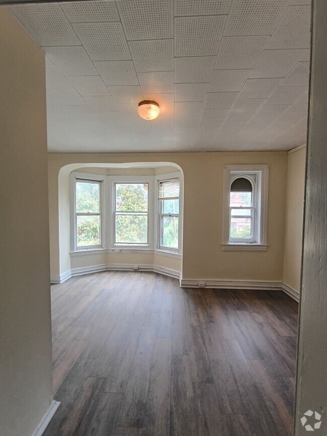 Building Photo - 941 Linden Ave Unit 2nd Floor Rental