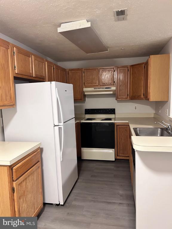 Building Photo - 4643 Deepwood Ct