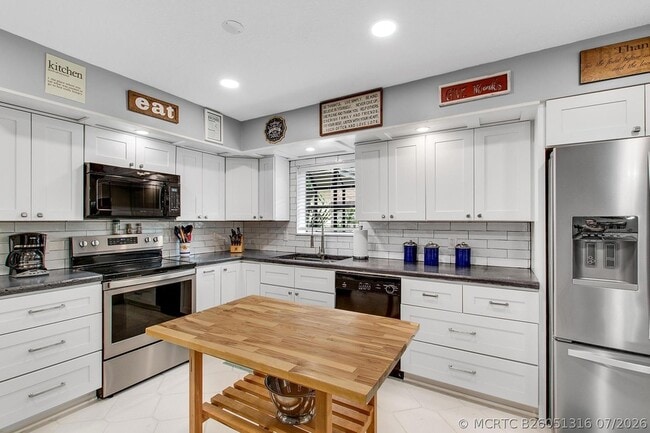 912 Blueberry Dr