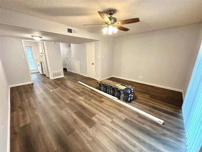 Photo - 3822 Southway Dr