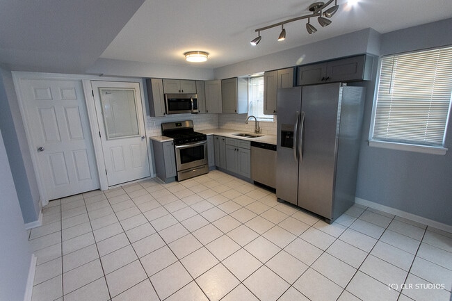 Photo - 4300 Maple Ave Unidad 1