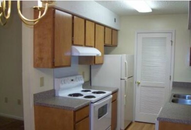 Photo - Castlewood Apartments