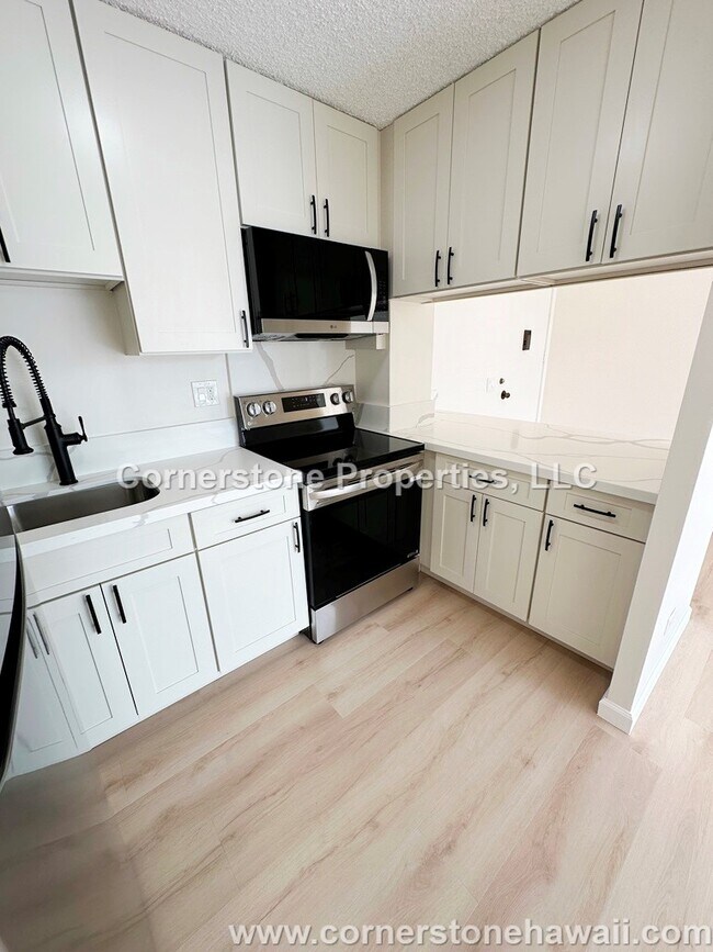 Photo - 2015 Lime St