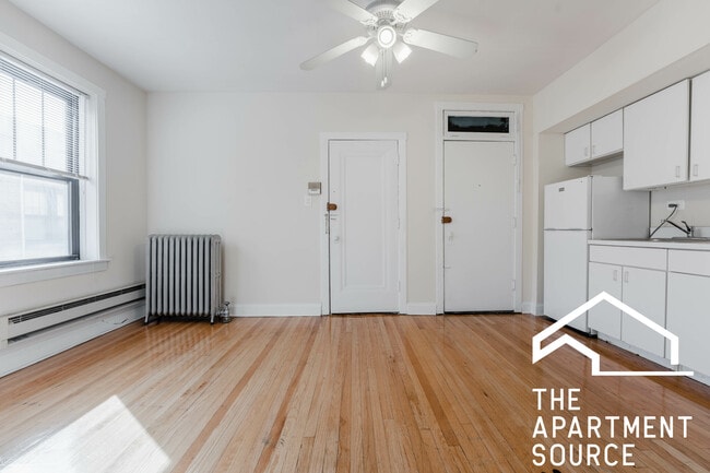 Photo - 2239.5 N Bissell St Unit 3E