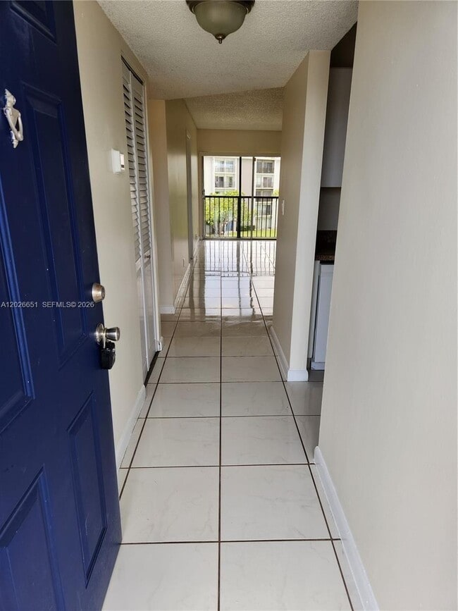 Photo - 8610 N Sherman Cir Unidad 407