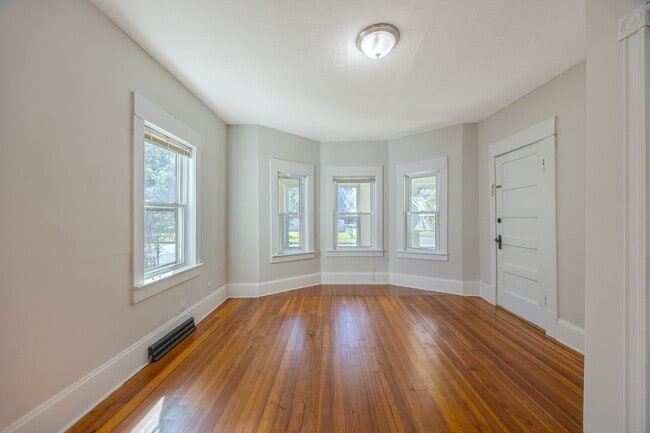 Photo - 182 Narragansett Blvd Unit First Floor