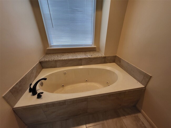 Photo - 7223 Yardley Dr