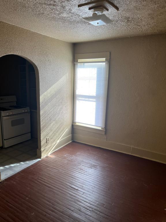 Photo - 512 W Broadway St