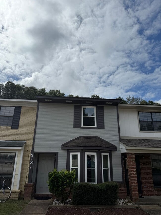 Photo - 218 Edith Way